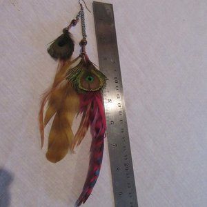 Single long multi-feather earring